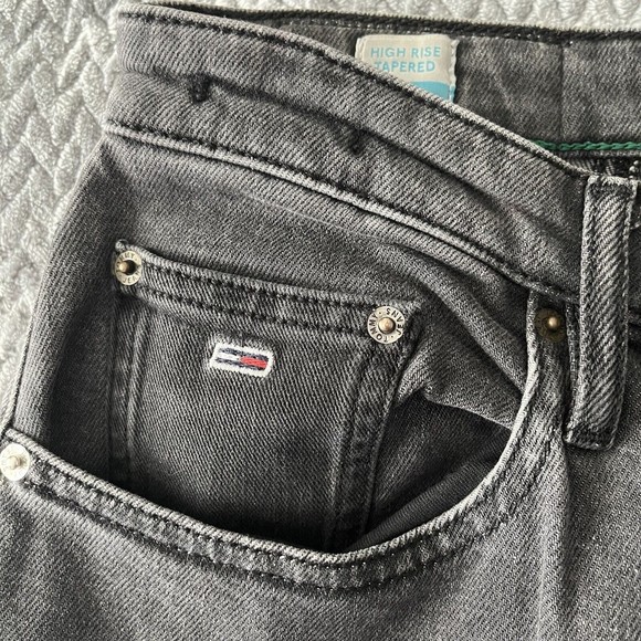 Tommy Hilfiger Y2K LOOK Mom Jeans, Cotton, High Rise tapered Grey Size 28 - Picture 8 of 12